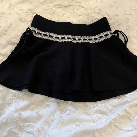 Edikted Black Skirt - Picture 2 of 2